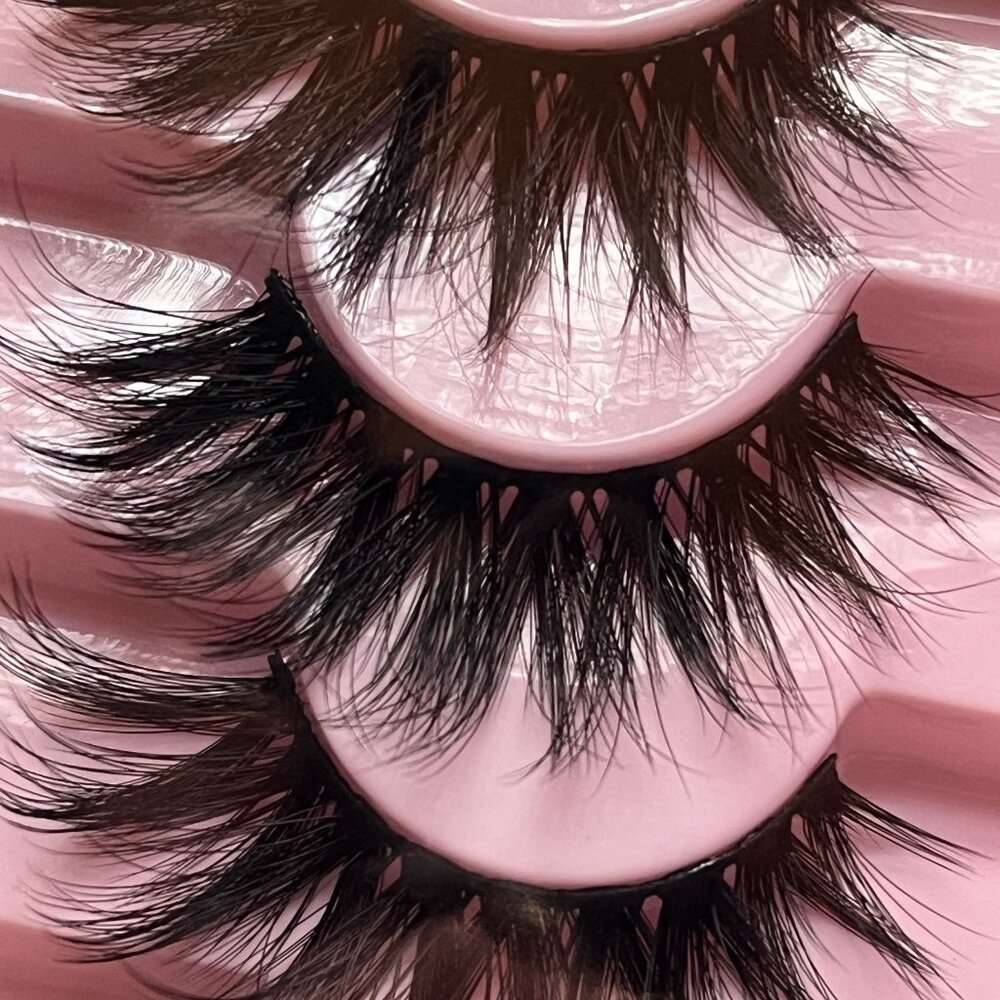 False Eye Lashes In Various Styles - Picture 6 of 11